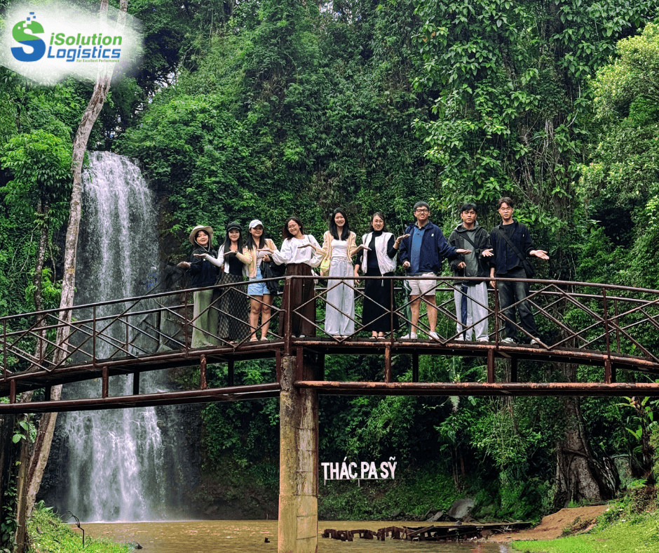 iSolution Logistics team culture getaway